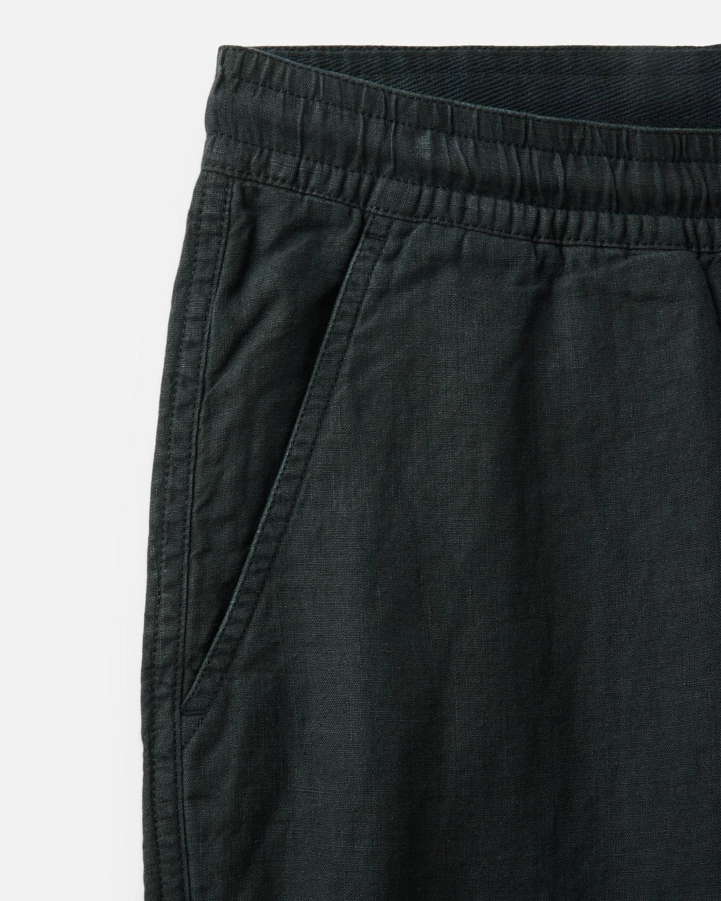 The Apres Short in Coal Hemp