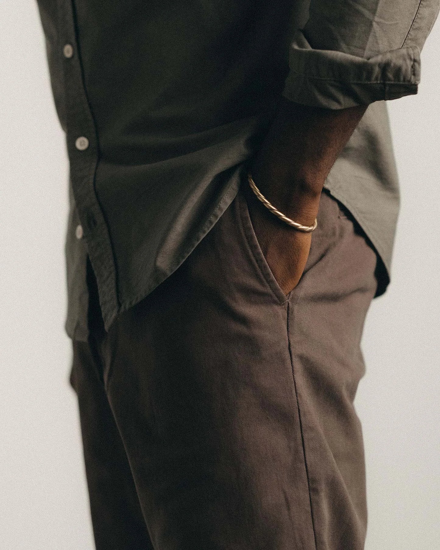 The Straight Foundation Pant in Organic Espresso